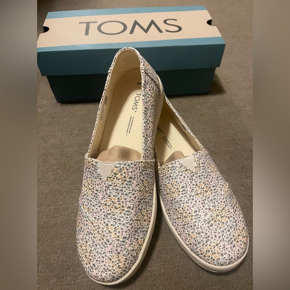 Women’s Toms Shoes